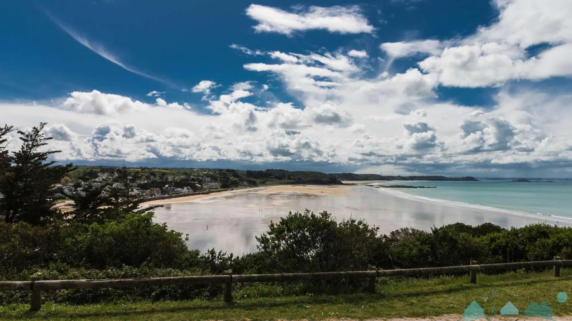 532- Charmant T2, A Deux Pas De La Plage Erquy